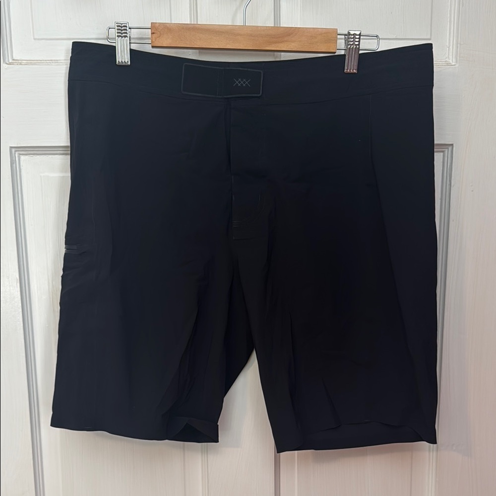 Rhone XXX Men's Black Velcro Drawstring Shorts Size 35 RN 141364